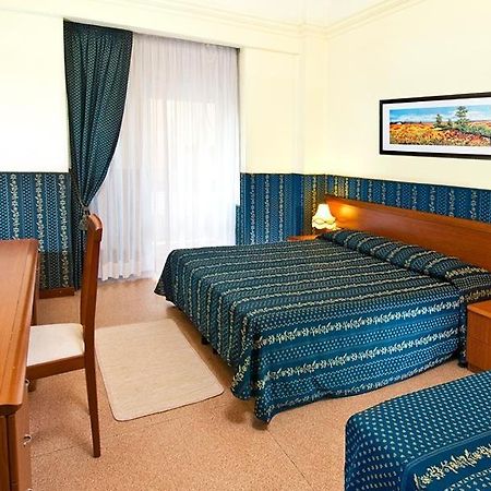 Hotel Napoleon Cattolica Exterior photo