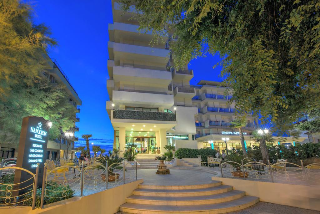 Hotel Napoleon Cattolica Exterior photo