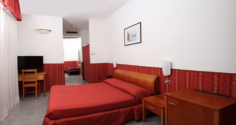 Hotel Napoleon Cattolica Exterior photo